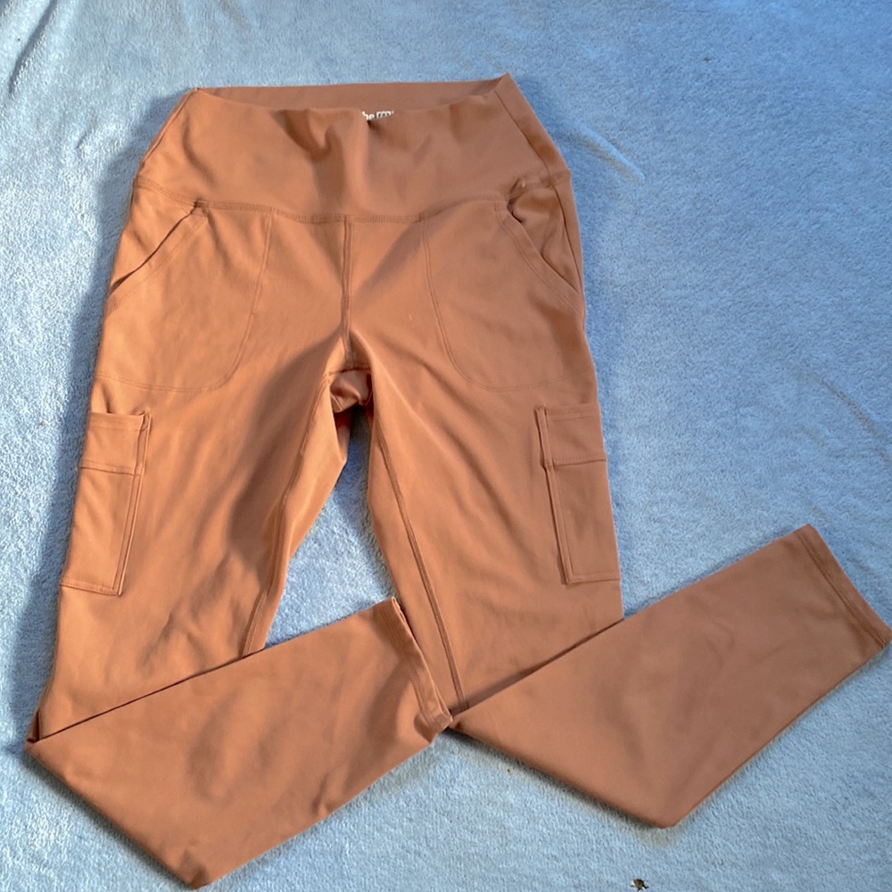 High waisted leggings Cargo pockets Sz M
